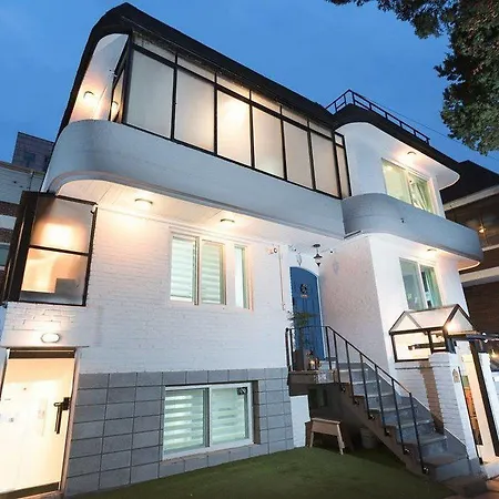 Mono House Hongdae酒店